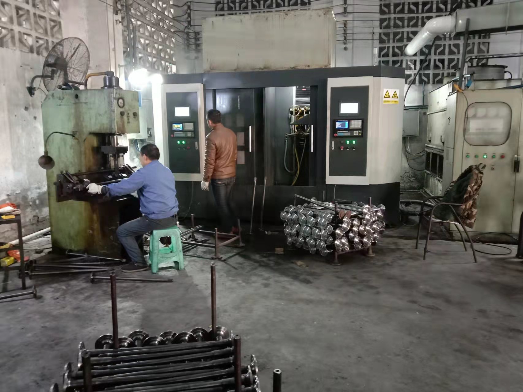 4工位汽車半軸淬火機床 4工位汽車半軸淬火機床